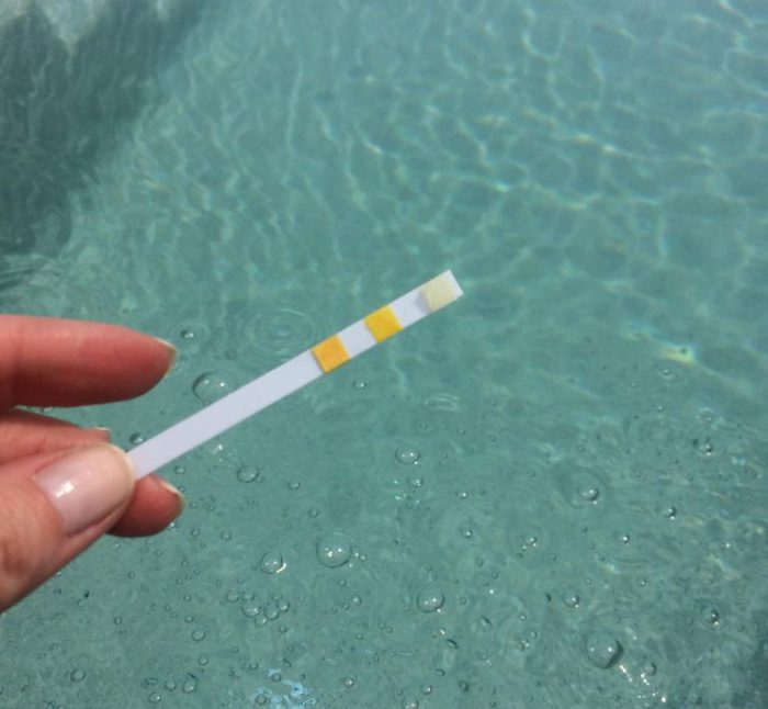 Správne pH je kľúčom k účinnej dezinfekcii bazéna